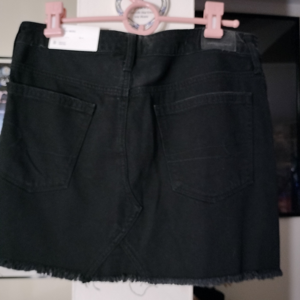 Nwt American Eagle black mini sz 8